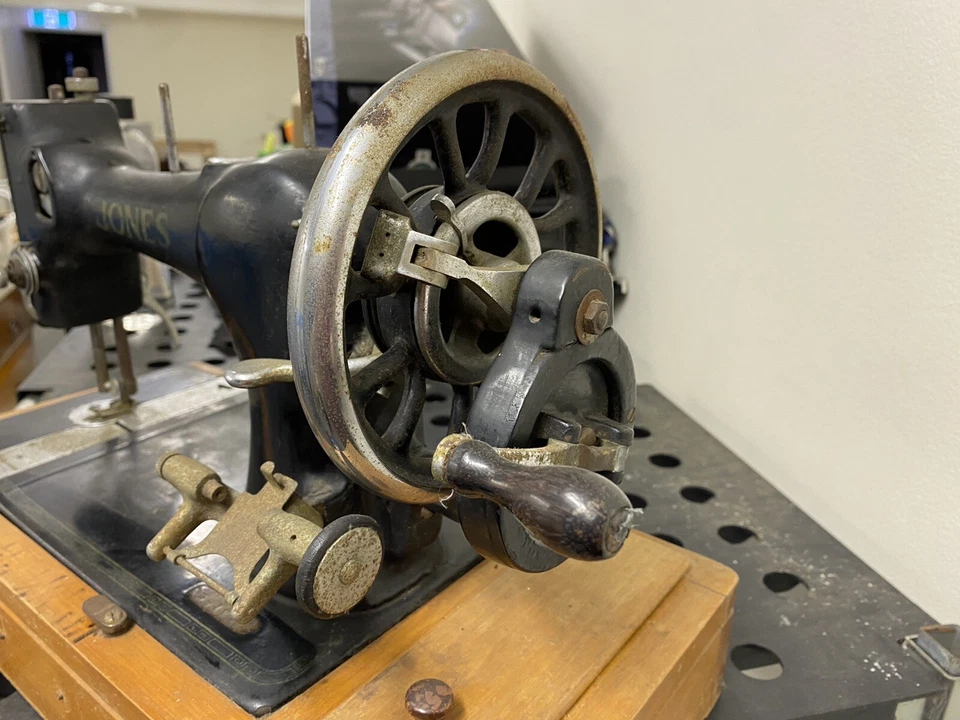 Antique Jones sewing machine Serial # 38127 Made 1897 - 128 years Old - image 2 of 4