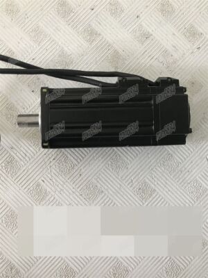 1pc  used  Servo motor EMJ-04APH21-TSD 0.4KW                  ## #W7