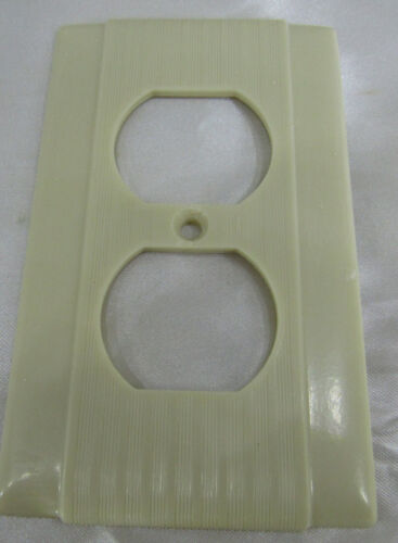Vintage Uniline P&S CREAM Bakelite Ribbed Deco outlet Switchplate Cover - 第 1/4 張圖片