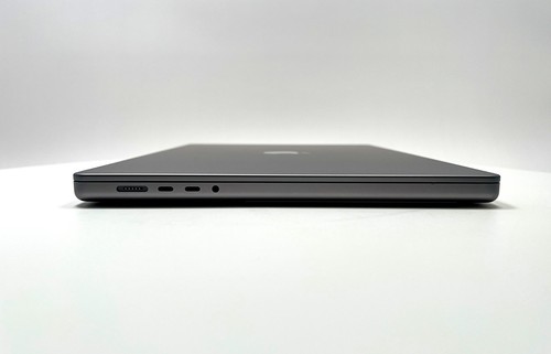 MacBook Pro (2021) 16-inch – M1 Max 32-Core GPU – 64GB RAM 2TB SSD – 94% Battery - Afbeelding 7 van 9