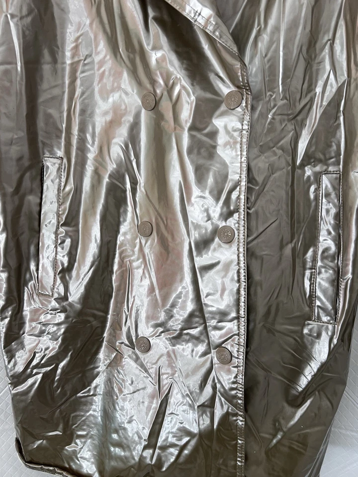 Impermeable Totes dorado mediano para mujer Foto 3 de 4