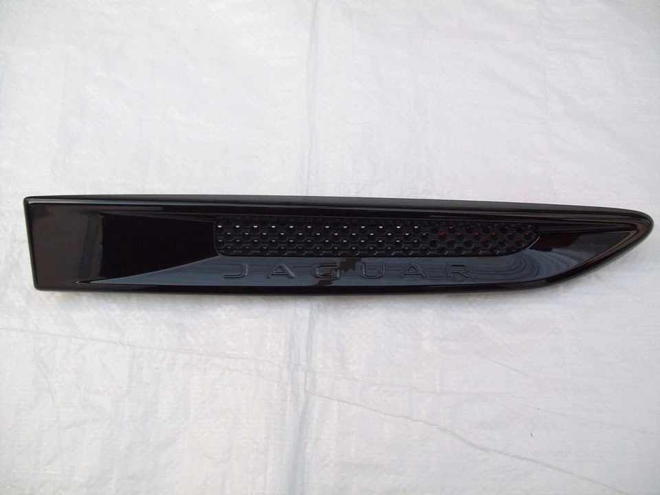 Jaguar XF X260 Wing Vent Grille Front Right Gloss Black T2H38235 2016-2020 - Image 2 of 4