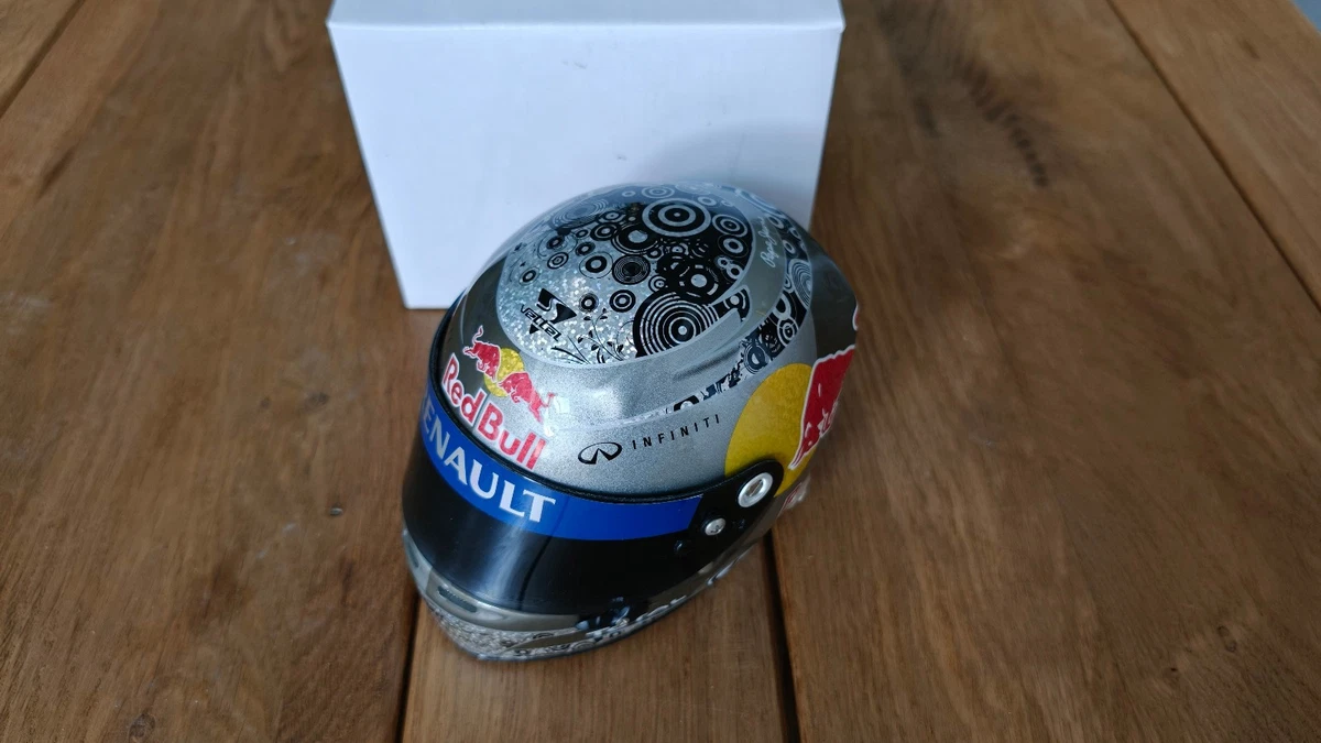 CASQUE SCUDERIA FERRARI F1 1/2 HAMILTON mini réplique casque 2025 Bell 4100414 EUR 210,00 - FR