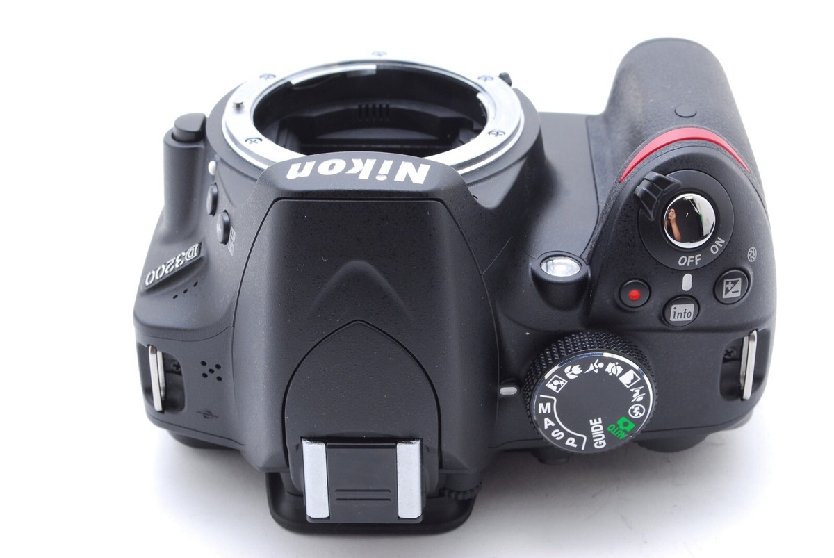 新品級 Nikon D3200 AF-S 18-55mm VR #M040 Amazon.com : Nikon D3200 24.2 MP CMOS Digital SLR with 18