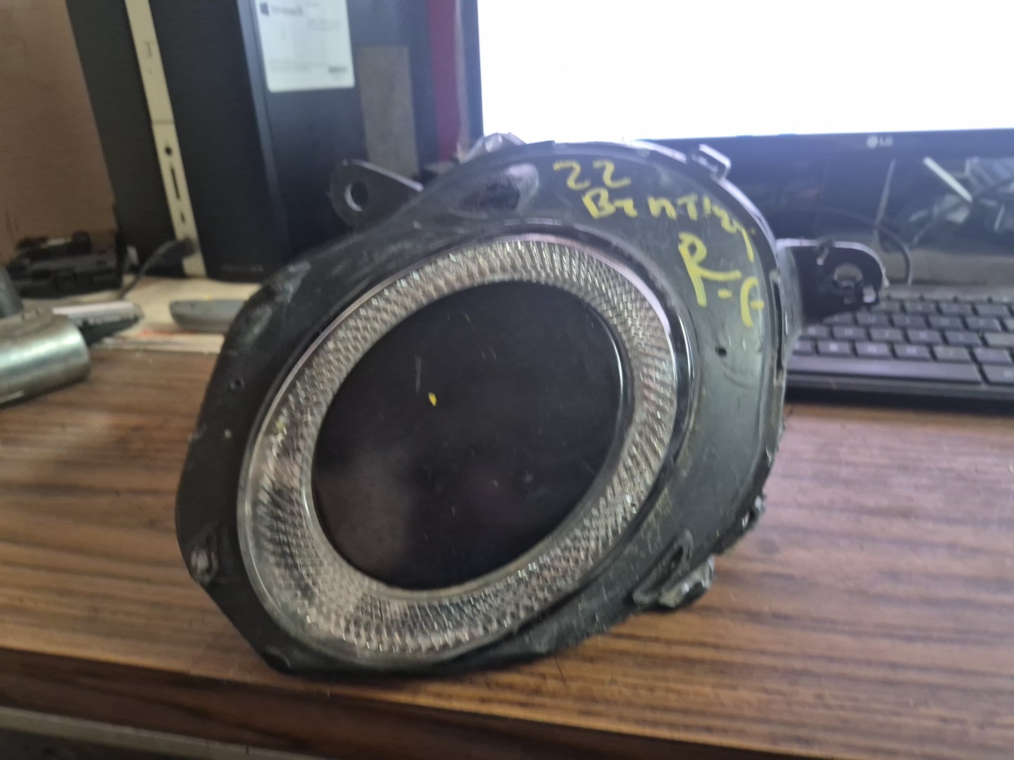 DMG***22 BENTLEY FLYING SPUR RIGHT DRL DAYTIME RUNNING LIGHT FOR PARTS