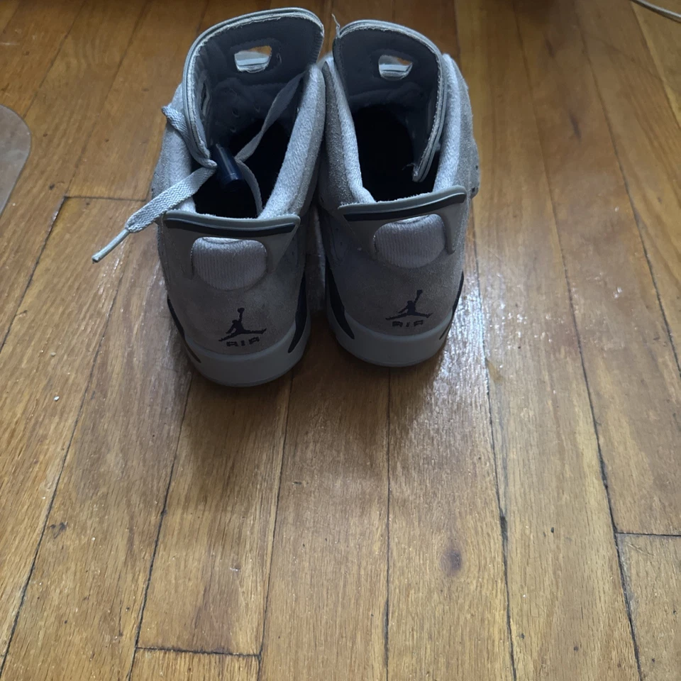 Air Jordan 6 Retro "Georgetown" GS 6.5Y / 8 Women’s (384665-012) - Image 4 of 4