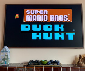 Nintendo Entertainment System NES Action Set with Mario / Duck Hunt & Light Gun