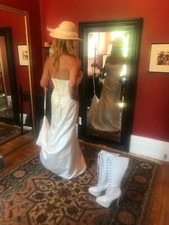 White Wedding Dress Train Designer. Adjustable Strapless Lace Up Bodice