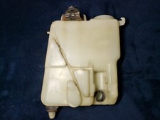 84-89 Toyota Pickup 4runner Windshield Washer Fluid Reservoir Bottle Tank Pump
