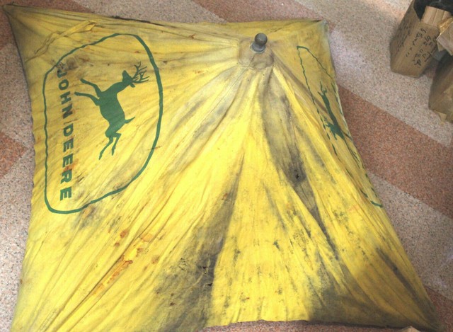 Antique Vintage John Deere Tractor Canvas Umbrella Yellow 4' X 4' Green Logo | eBay