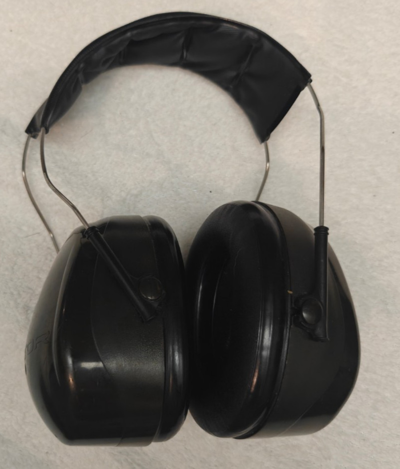 3M Peltor Optime 101 Over the Head Earmuffs - used