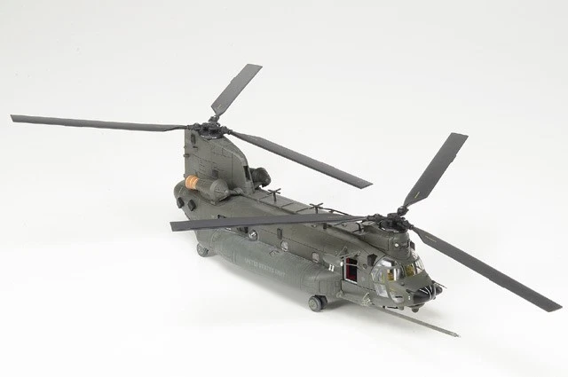 821005E Forces of Valor MH-47G Chinook 1/72 Model US Army 160th SOAR Night - Image 2 of 2