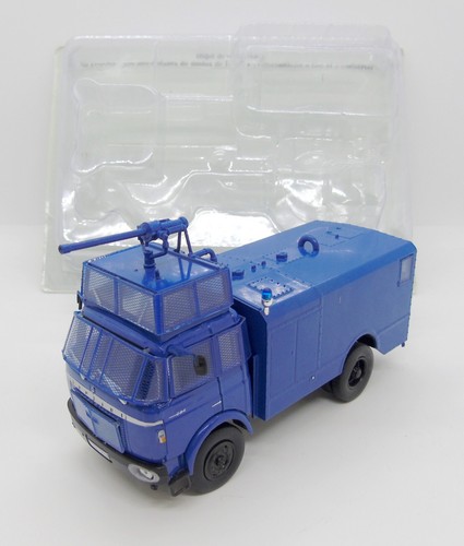 FASCICULE 11 COLLECTION BERLIET GBK 80 FOURGON POMPE ANTI EMEUTE