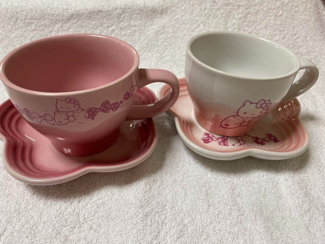 LE CREUSET - ♬未使用♬ル・クルーゼ♬サンリオハローキティコラボマグカップ♬2客セット♬ Le Creuset Sanrio Hello Kitty collaboration mug set of 2