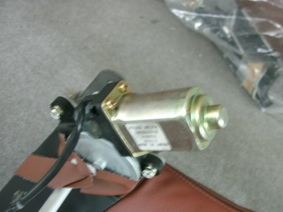 Кожаная подушка в сборе для правого переднего сиденья с подогревом 2006 Infiniti Q45 от оригинального производителя - Изображение 3 из 4