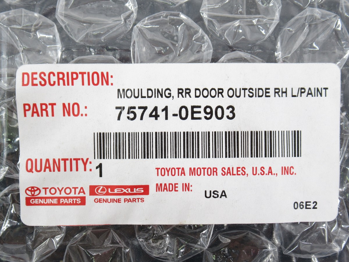 Genuine OEM Toyota 75741-0E903 Passenger RH Rear Door Molding 2020