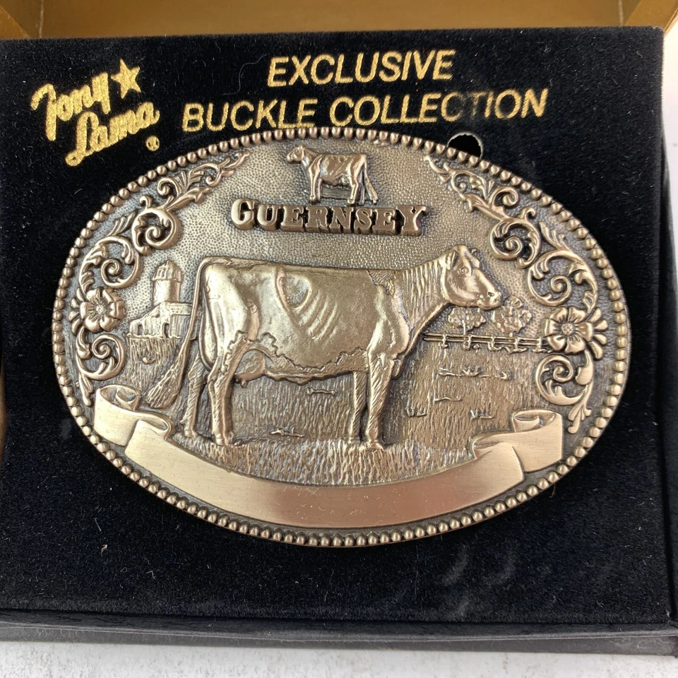 Tony Lama Guernsey Vaca Raza Láctea Serie Hebilla de Cinturón de Latón Primera Edición Foto 2 de 4