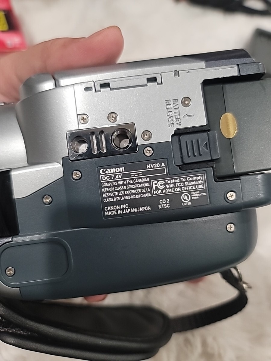 Canon iVIS HV20 ビデオカメラ 本体 Amazon | Canon ハイビジョンデジタルビデオカメラ iVIS