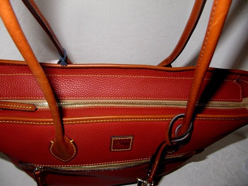 Bolso de Mano Dooney & Bourke X Grande Grano Guijarro Cuero Terracota Nuevo con Etiquetas $328 - Imagen 4 de 9