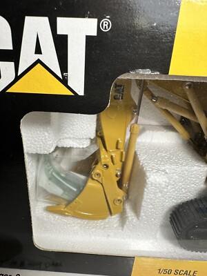 2 Open Box Models Cat 5080 Front Shovel & International T340