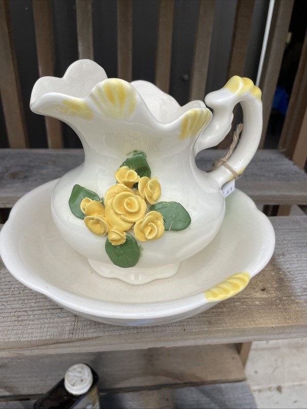 Vintage Small Wash Pitcher And Bowl/basin Yellow Rose Pattern Cottage Decor