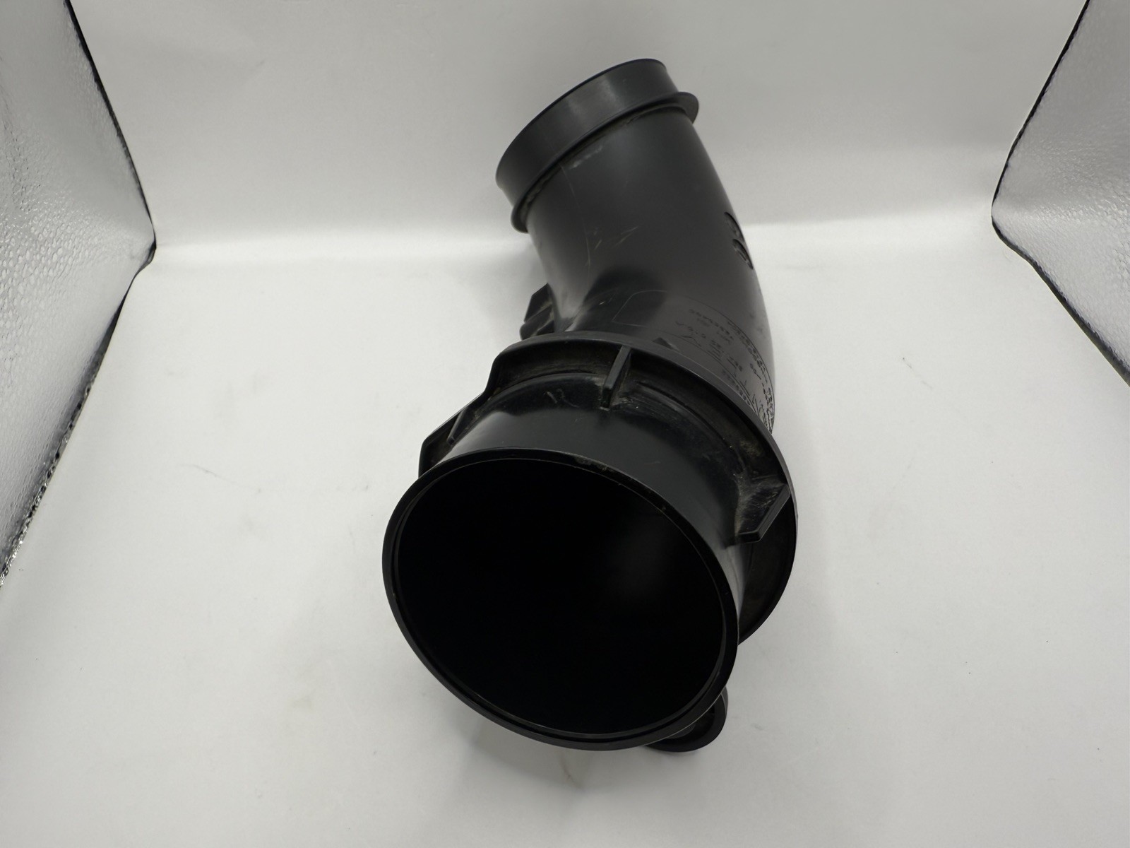 16-2020 Bentley Bentayga 6.0L W12 Right Air Cleaner Intake Tube Hose 36A129616A