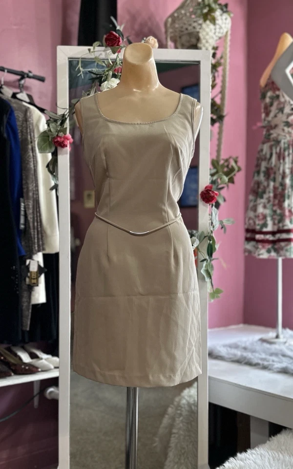 复古 90 年代 Y2K 迷你连衣裙卡其色无袖极简主义野生动物园腰带学院风 M — 第 2/4 张图片