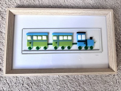 Handgefertigte gerahmte Schmelzglas Zug Kunst von lokalem Künstler - Kinderzimmer/Taufgeschenk
