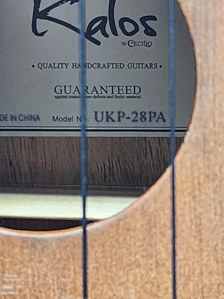 Ukelele en forma de piña con bolsa Kalos de Cecilio Ukp-28pa Foto 2 de 4