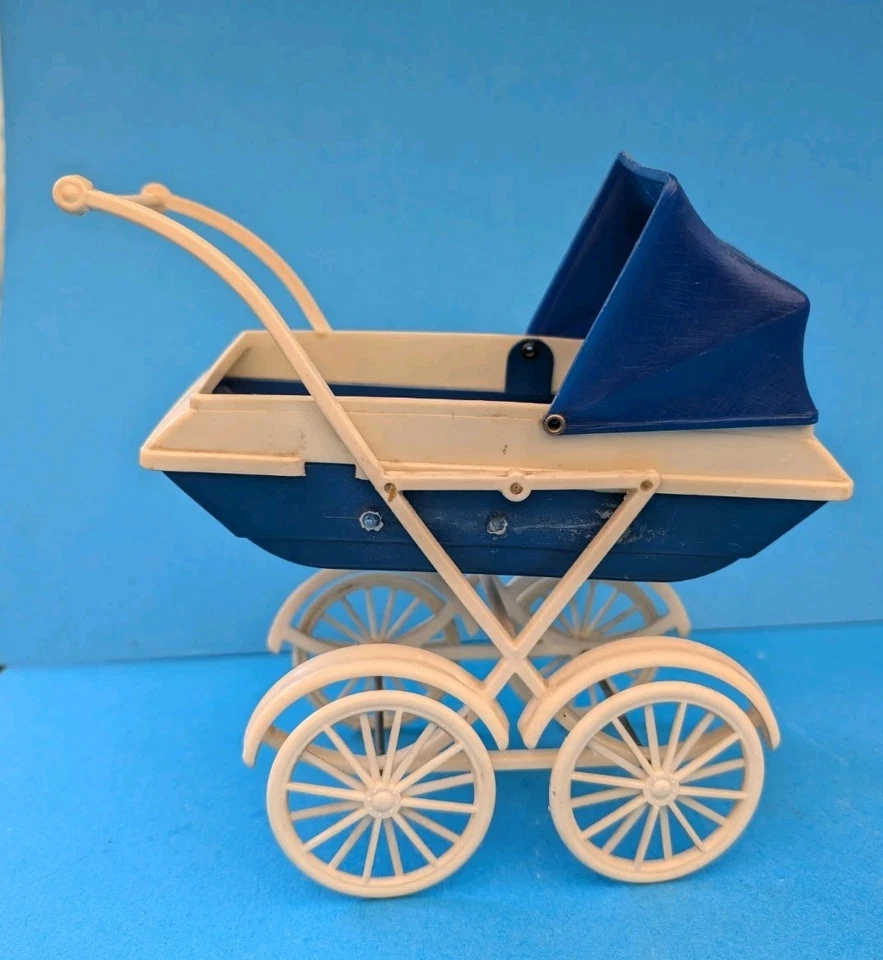 Lot de 2 landaus de mini poupées miniatures vintages Simba et Plasty Germany - Photo 4/4