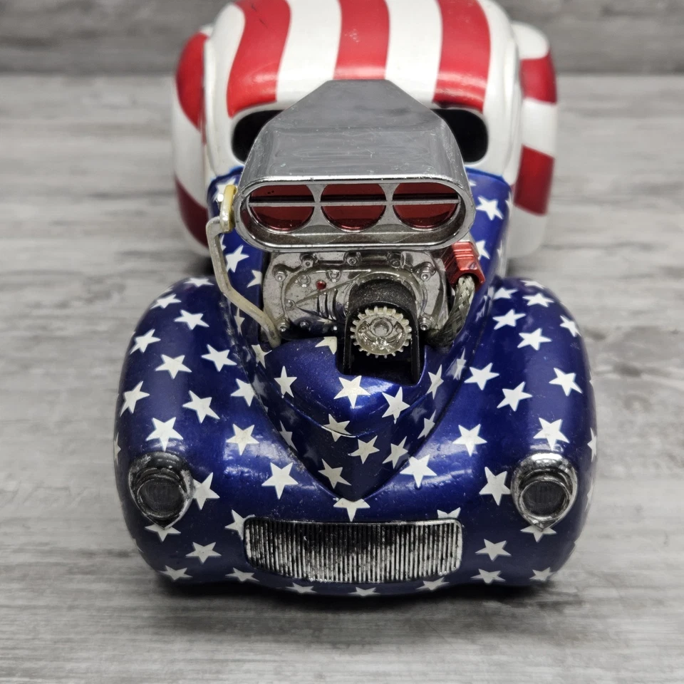 1941 Willys Coupe 1/18 Muscle Machines Diecast Car Model Car Toy Car USA Flag - Image 3 of 4