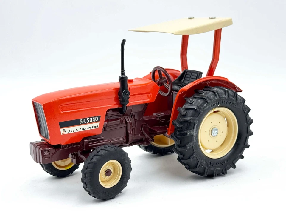 1/16 Allis Chalmers 5040 Custom Tractor w/ FWA and ROPS - Image 2 of 4