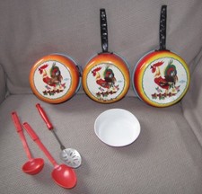 VTG ENAMELWARE ENAMEL WOLVERINE KID CHILD COOKING SET POT PAN FRY FRYING ROOSTER