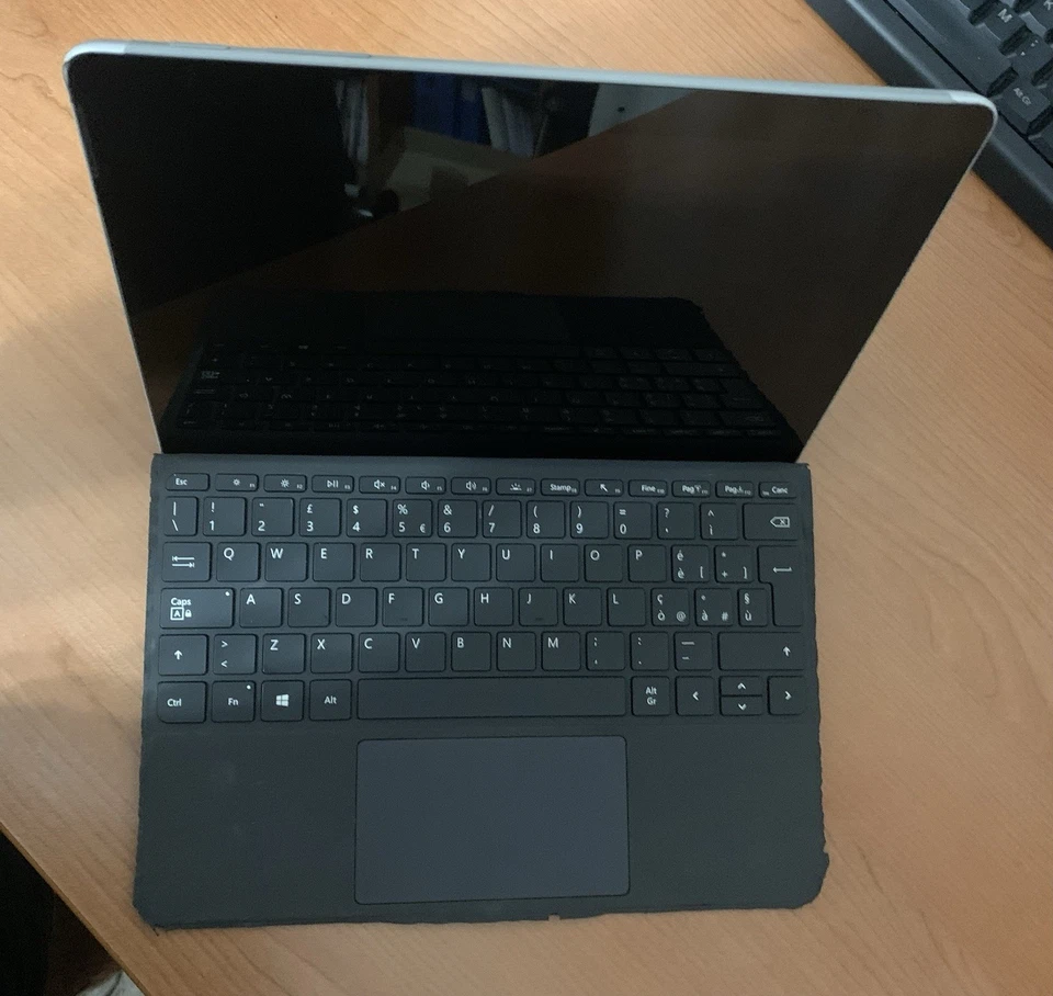 Microsoft Surface Go  1a Generazione - Immagine 2 di 4