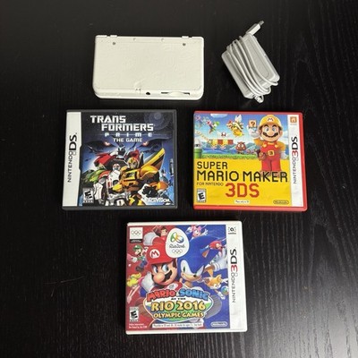 New Nintendo 3DS Special Edition Super Mario White with Charger & 3 Games Tested