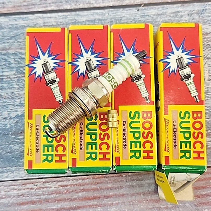 4x Bosch 7560 F8DC Fits Mercedes-Benz Fiat Saab Copper Spark Plugs 0031596703