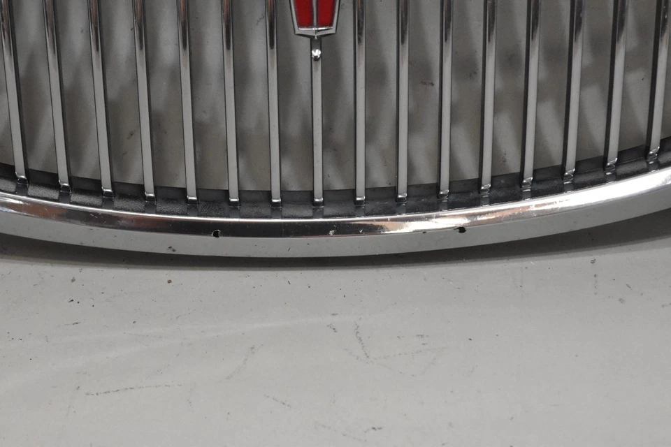 Rejilla cromada Lincoln Mark VIII 97-98 OEM Foto 4 de 4