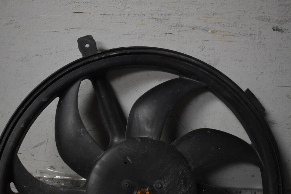 2007 MINI COOPER VENTILADOR DE REFRIGERAÇÃO DO MOTOR FABRICANTE DE EQUIPAMENTO ORIGINAL - Imagem 2 de 4