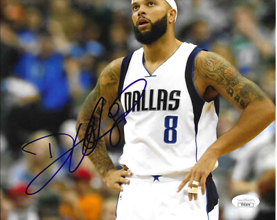 DALLAS MAVERICKS- DERON WILLIAMS SIGNED AUTOGRAPH 8x10 PHOTO
