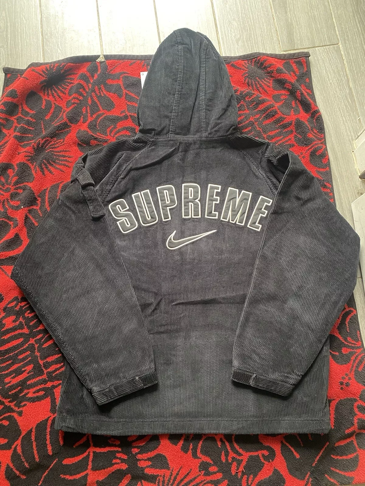 Veste à capuche Supreme Nike Arc velours côtelé (noir) taille S
