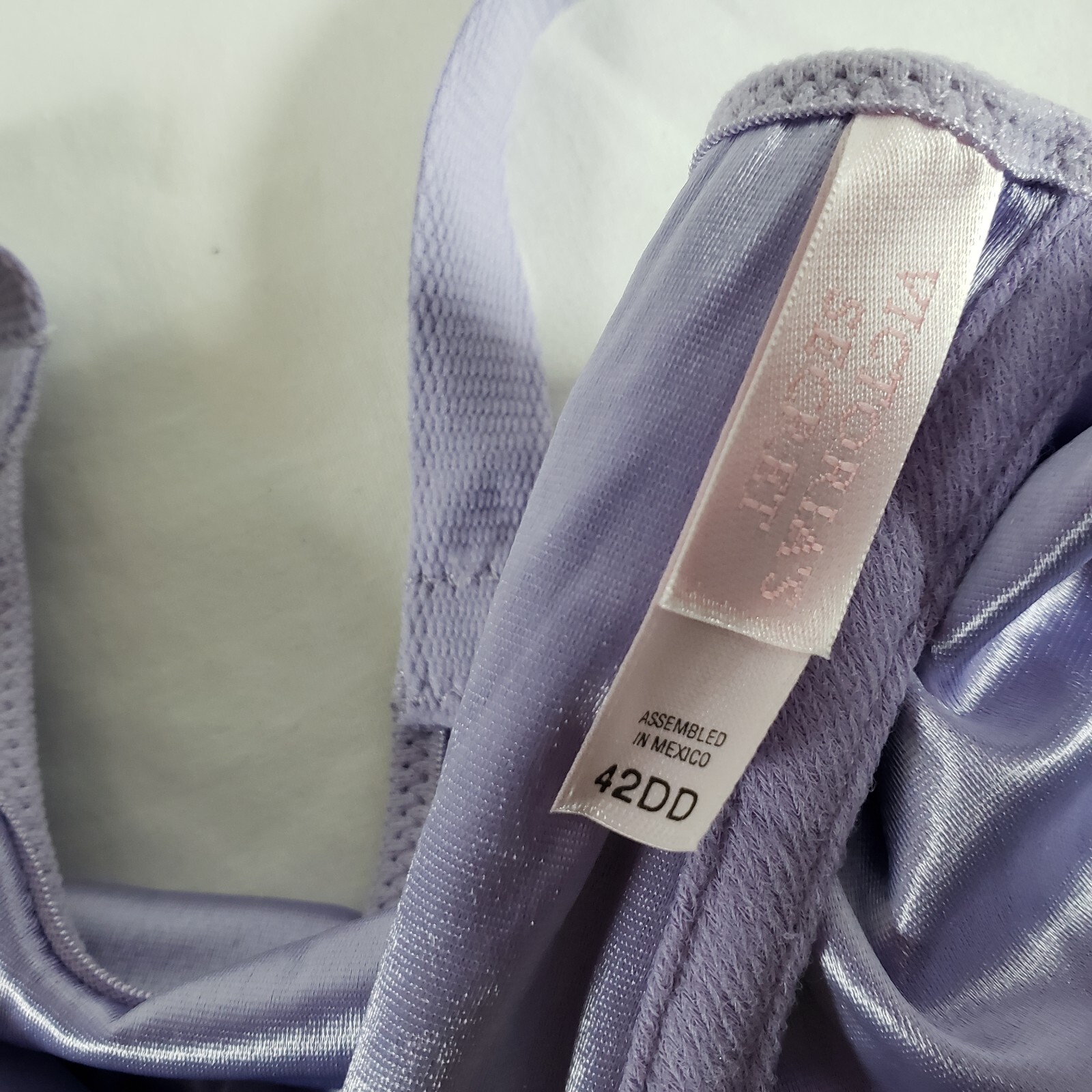 Victoria's Secret Second Skin Satin Unlined Bra 42DD Lilac Purple Front Close