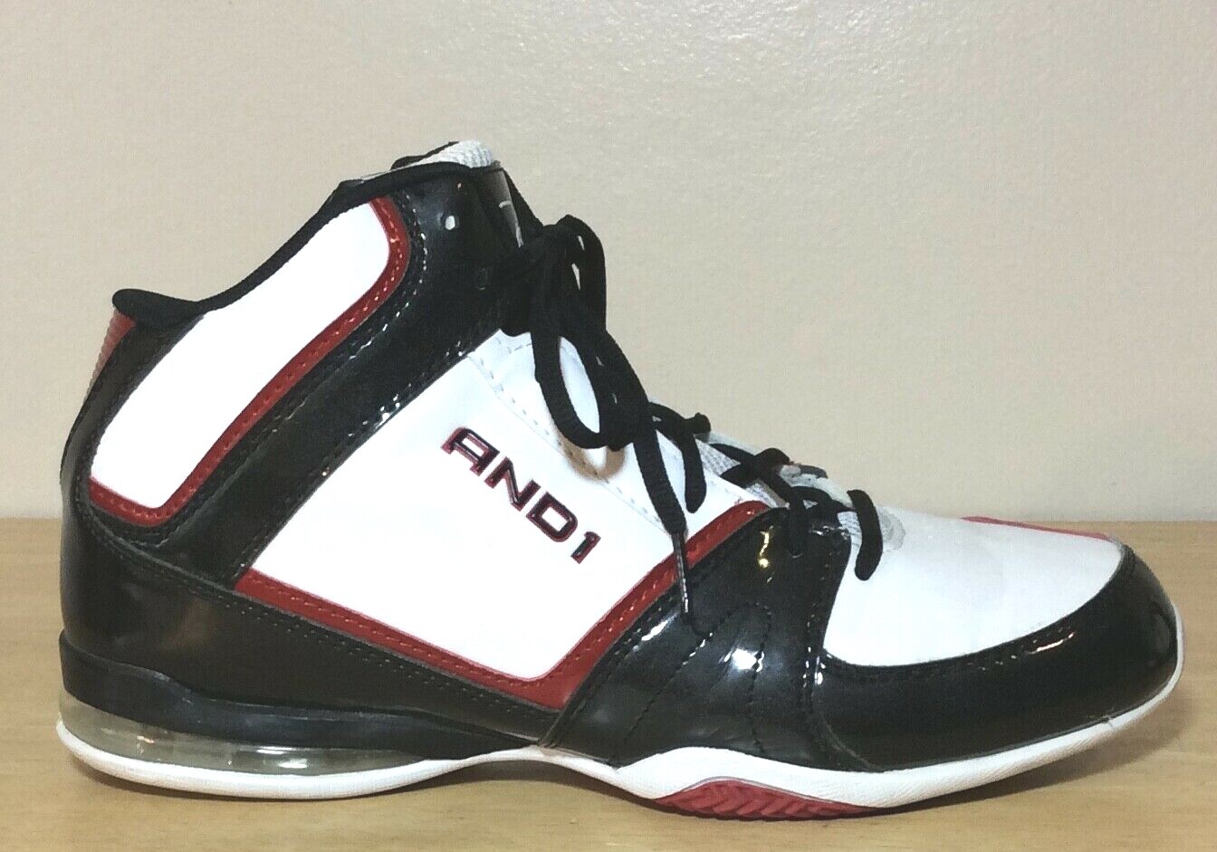 AND1 WHITE BASKETBALL SNEAKERS, SIZE 