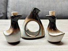 VINTAGE PETER POTS STUDIO KERAMIK SALZ PFEFFERSTREUER & &Ouml;LK&Auml;NNCHEN SET KERAMIK