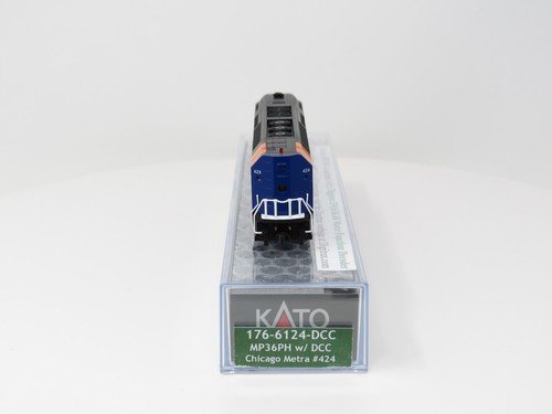 Kato N 176-6124-DCC Chicago Metra MP36PH Diesel Locomotive Commuter Passenger - Picture 6 of 8