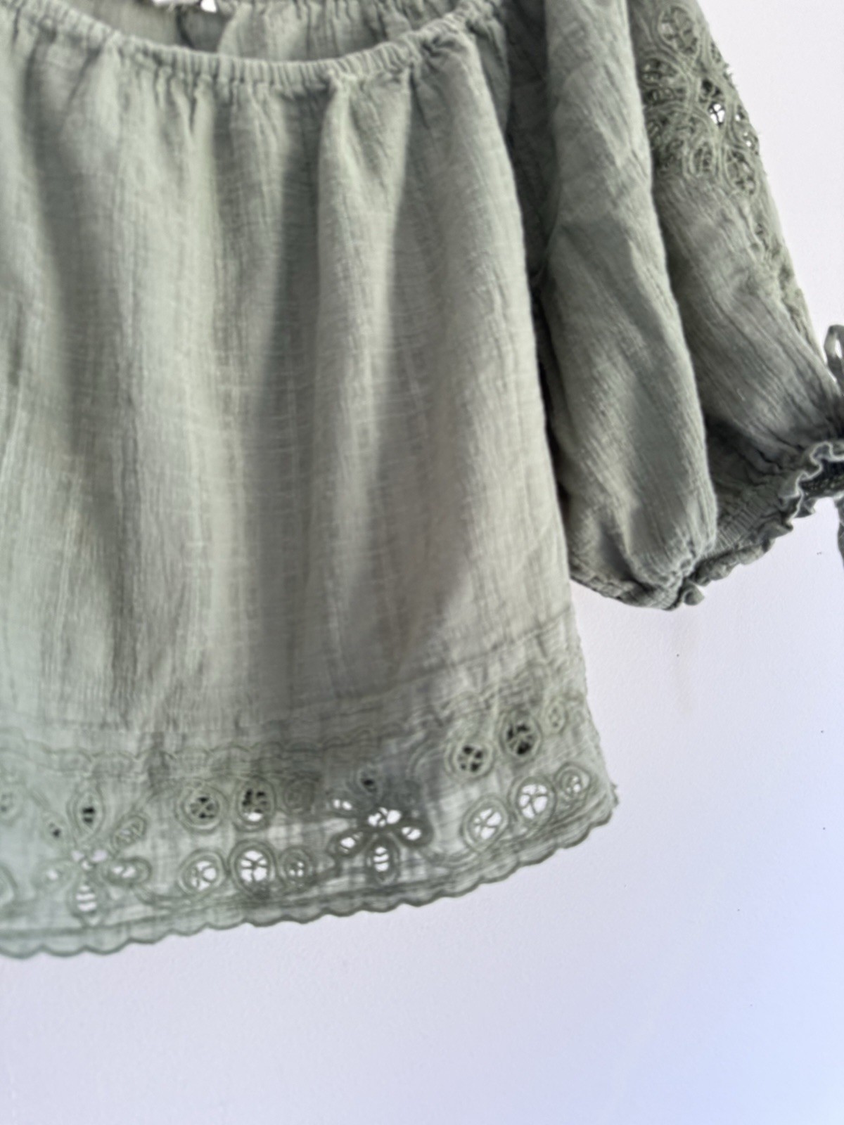 ✿ American Eagle Green Peasant Top Off Shoulder Eyelet Blouse 100% Cotton Boho