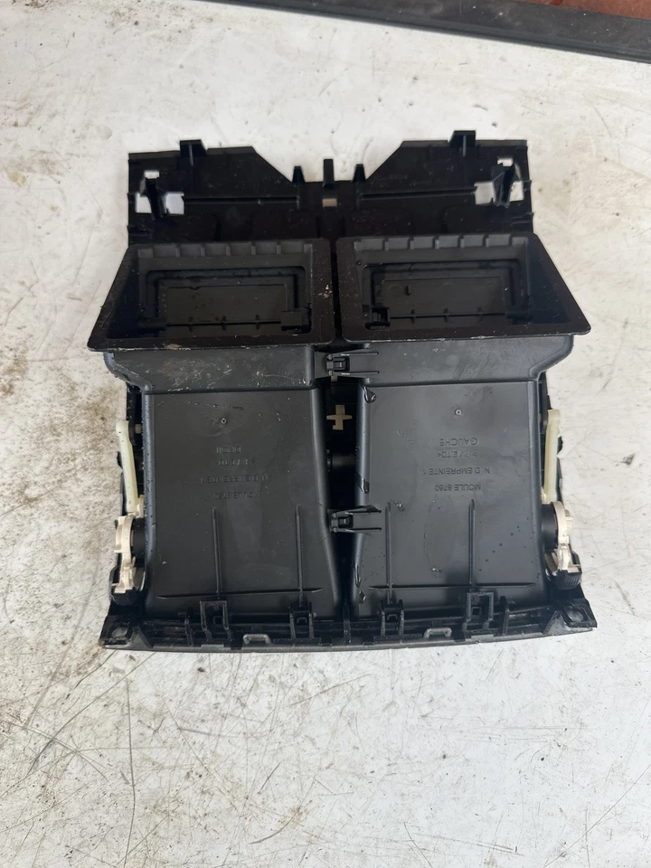 2007 Peugeot 407 Rear Center Air Vent Assembly OEM #B137 - image 2 of 4