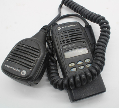 Motorola HT1250-LS Two Way Radio AAH25RDH9DP7AN w Microphone - UNTESTED
