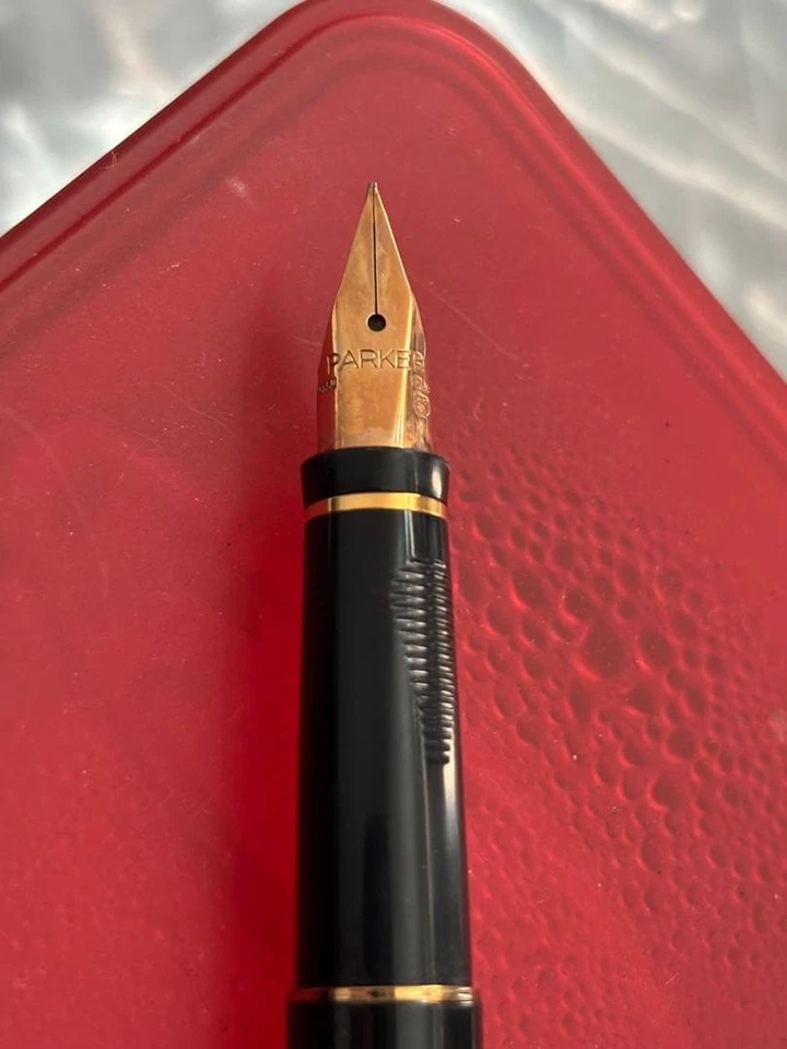 Parker  Fountain Pen 14K Nib Black With Gold Leather Case - Image 3 of 4