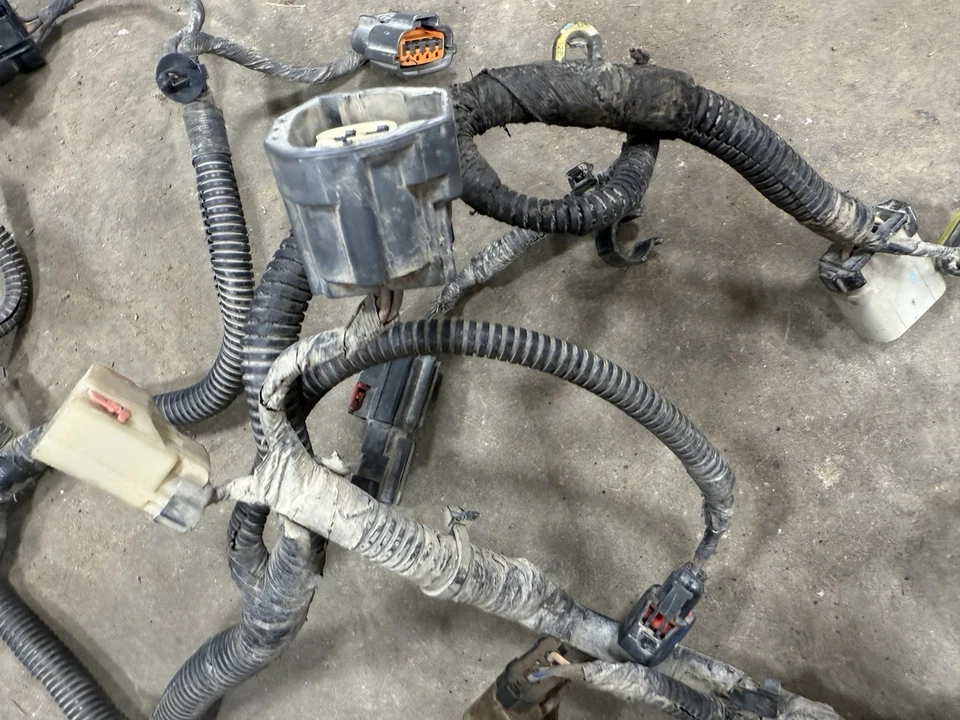 Dodge Ram 3500 Cummins 2009 arnés de cableado de motor 6,7 automático aire acondicionado delantero Foto 4 de 4