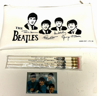 Vintage 1964 Beatles Ramat & Co. White Pencil Case 4 Pencils Sealed & Mirror !!!